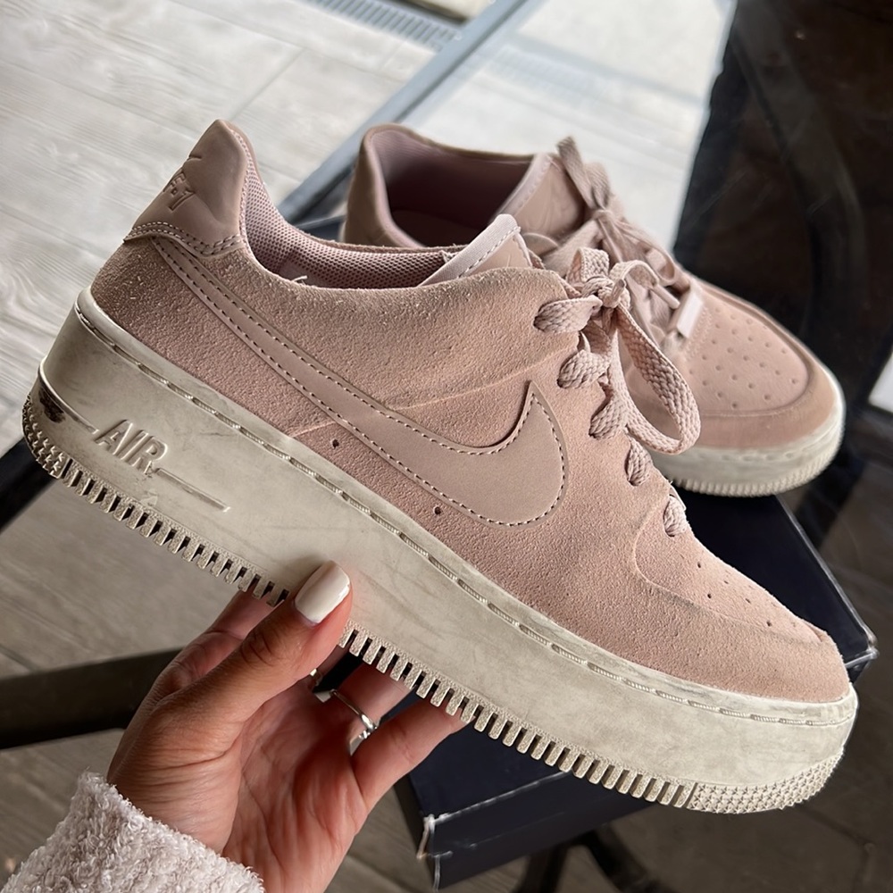 Nike Womens Blush Platform Air Force 1